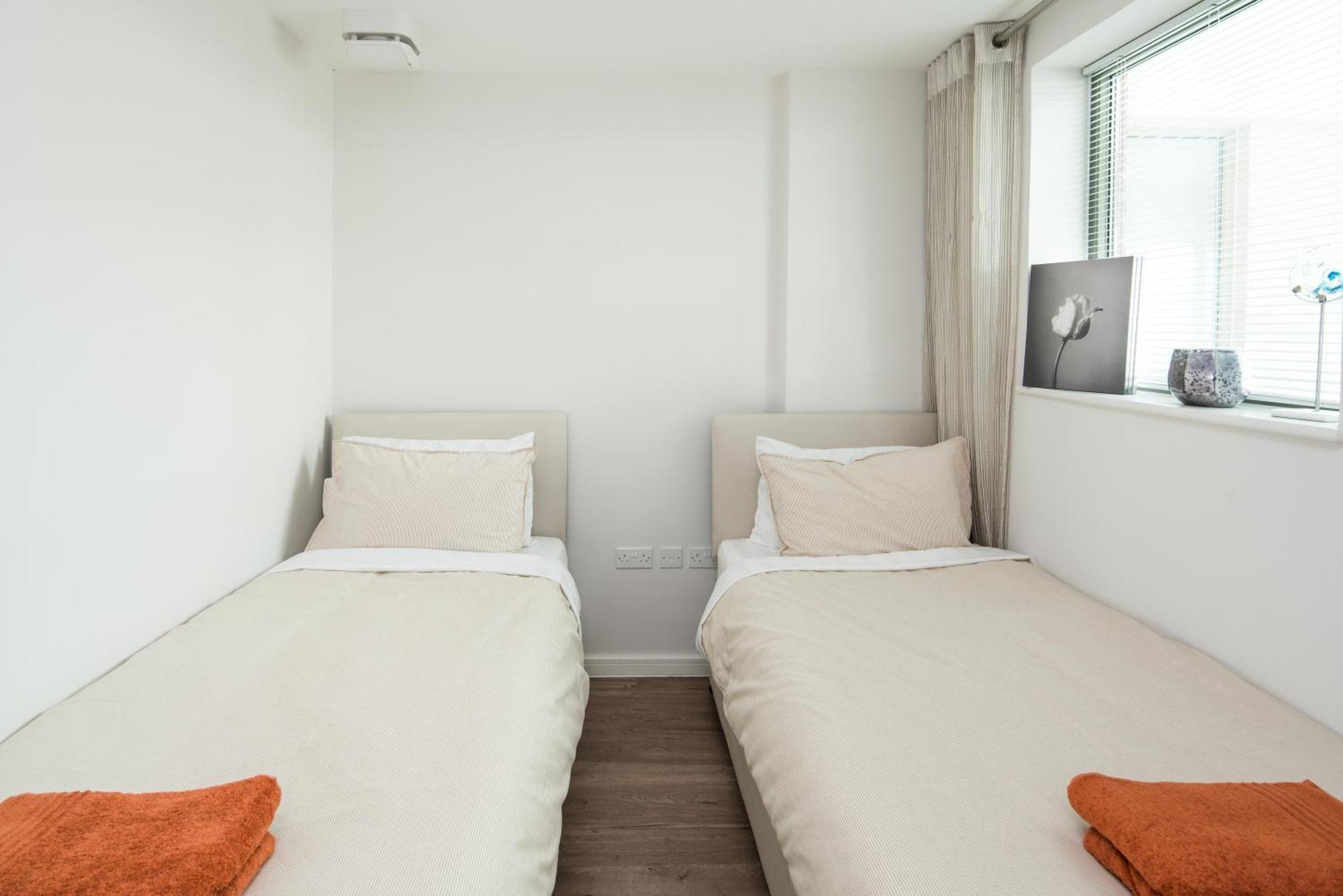 Canning Town -2 Bed Luxury Apartment Londres Exterior foto